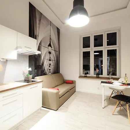 2 Nights - Great Location, Right Next To Main Rail And Bus Station, 10 Min To Main Square By Foot Krasków