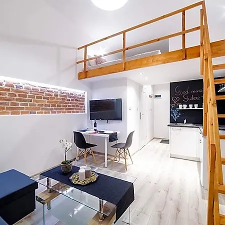 2 Nights Apartments - Great Location, Right Next To Main Rail And Bus Station, 10 Min To Main Square By Foot Aparthotel