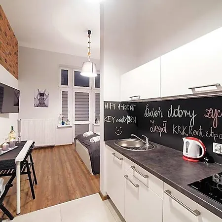 2 Nights Apartments - Great Location, Right Next To Main Rail And Bus Station, 10 Min To Main Square By Foot Aparthotel 3*
