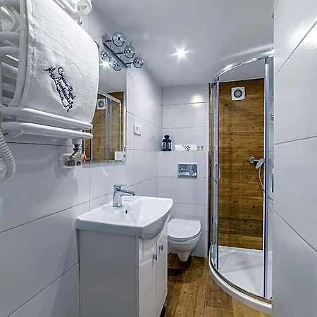 Апарт-отель 2 Nights Apartments - Great Location, Right Next To Main Rail And Bus Station, 10 Min To Main Square By Foot Краков