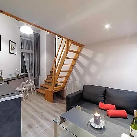 2 Nights Apartments - Great Location, Right Next To Main Rail And Bus Station, 10 Min To Main Square By Foot