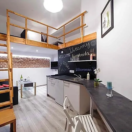 2 Nights Apartments - Great Location, Right Next To Main Rail And Bus Station, 10 Min To Main Square By Foot 3*