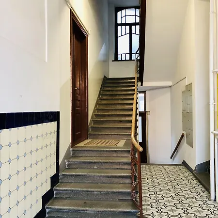 2 Nights Apartments - Great Location, Right Next To Main Rail And Bus Station, 10 Min To Main Square By Foot Aparthotel 3*