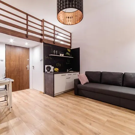 2 Nights Apartments - Great Location, Right Next To Main Rail And Bus Station, 10 Min To Main Square By Foot