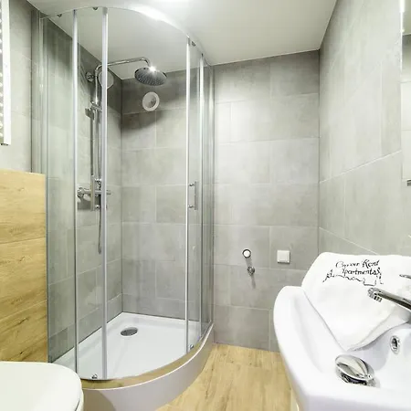 2 Nights - Great Location, Right Next To Main Rail And Bus Station, 10 Min To Main Square By Foot Apartmanhotel Krakkó