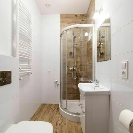 Apart Otel 2 Nights - Great Location, Right Next To Main Rail And Bus Station, 10 Min To Main Square By Foot Krakow