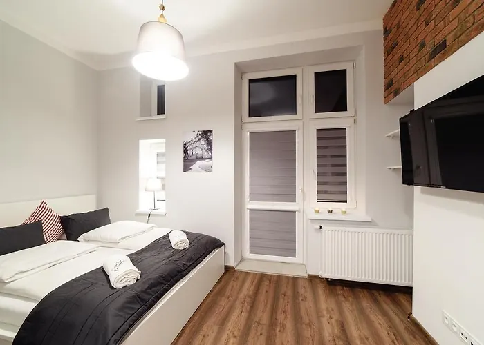 Apart Otel 2 Nights - Great Location, Right Next To Main Rail And Bus Station, 10 Min To Main Square By Foot Krakow