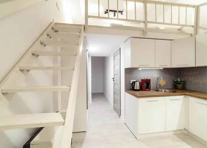 Apart Otel 2 Nights - Great Location, Right Next To Main Rail And Bus Station, 10 Min To Main Square By Foot