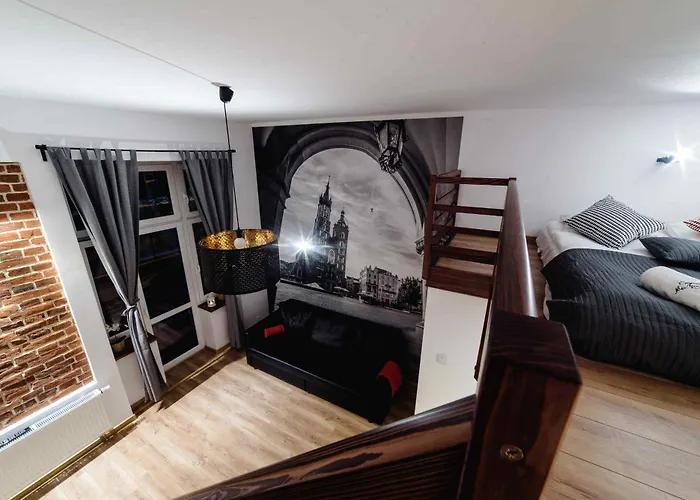 Apart Otel 2 Nights - Great Location, Right Next To Main Rail And Bus Station, 10 Min To Main Square By Foot