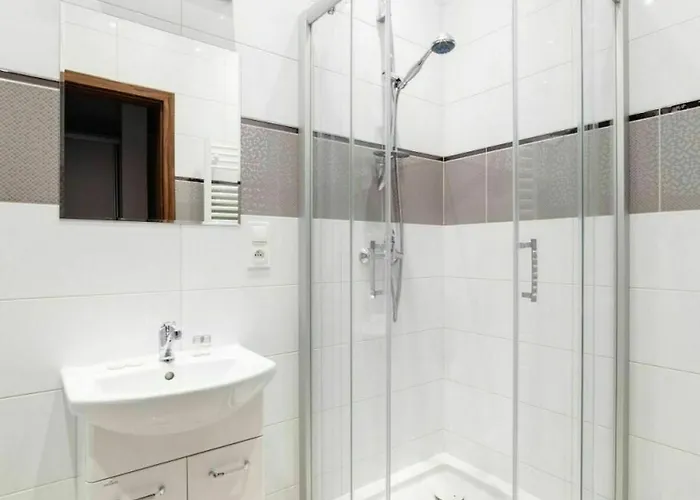 2 Nights - Great Location, Right Next To Main Rail And Bus Station, 10 Min To Main Square By Foot Krakow