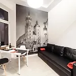 Apartahotel 2 Nights - Great Location, Right Next To Main Rail And Bus Station, 10 Min To Main Square By Foot 3*