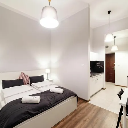 2 Nights - Great Location, Right Next To Main Rail And Bus Station, 10 Min To Main Square By Foot 3* 크라쿠프