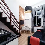 公寓式酒店 2 Nights - Great Location, Right Next To Main Rail And Bus Station, 10 Min To Main Square By Foot 3*