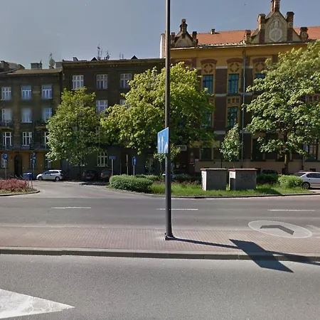 2 Nights - Great Location, Right Next To Main Rail And Bus Station, 10 Min To Main Square By Foot Ξενοδοχείο με διαμερίσματα Krasków