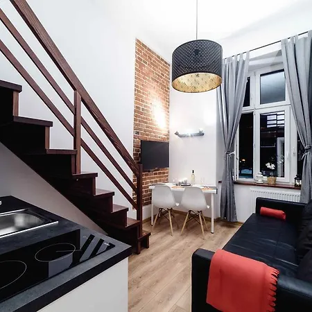 Ξενοδοχείο με διαμερίσματα 2 Nights - Great Location, Right Next To Main Rail And Bus Station, 10 Min To Main Square By Foot 3*