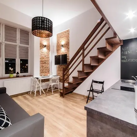 2 Nights - Great Location, Right Next To Main Rail And Bus Station, 10 Min To Main Square By Foot Ξενοδοχείο με διαμερίσματα