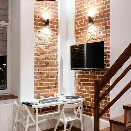 2 Nights - Great Location, Right Next To Main Rail And Bus Station, 10 Min To Main Square By Foot Ξενοδοχείο με διαμερίσματα Krasków